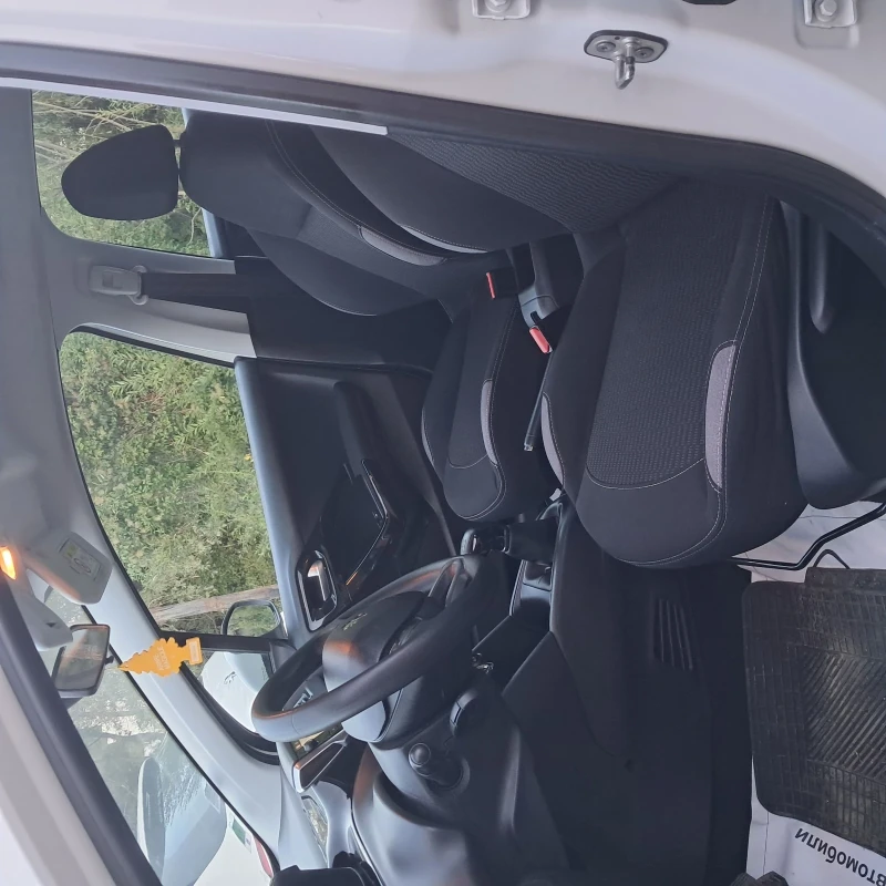 Peugeot 208 1.6 EHDI 82к.с., снимка 11 - Автомобили и джипове - 51555981