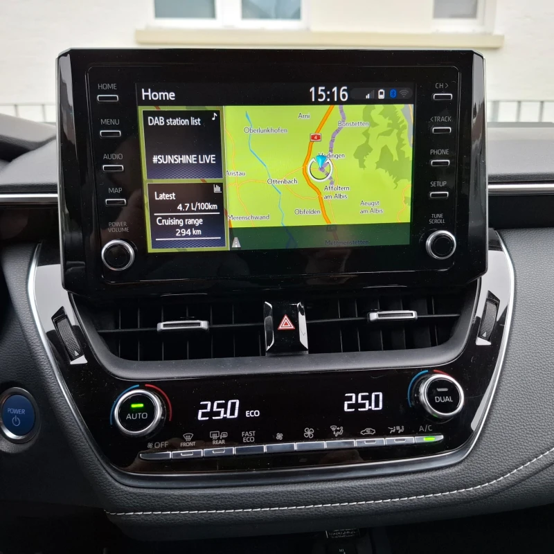 Toyota Corolla TOURING SPORTS 1.8 HYBRID   LUXURY , снимка 13 - Автомобили и джипове - 52590387