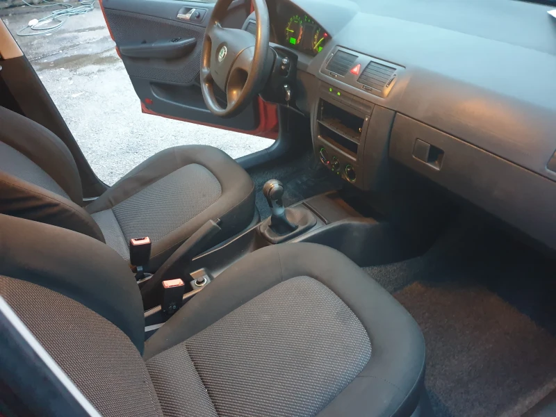 Skoda Fabia 1.4TDI, снимка 13 - Автомобили и джипове - 52886669