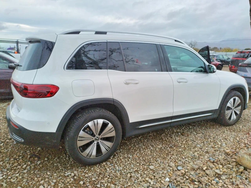 Mercedes-Benz EQB 250+ * ДИСТРОНИК* БЕЖАВА КОЖА* ПОДГРЕВ* ПАНОРАМА* , снимка 3 - Автомобили и джипове - 53564758