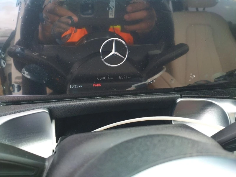 Mercedes-Benz EQB 250+ * ДИСТРОНИК* БЕЖАВА КОЖА* ПОДГРЕВ* ПАНОРАМА* , снимка 9 - Автомобили и джипове - 53564758