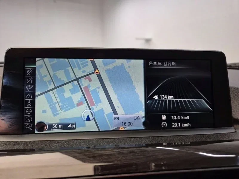 BMW 320 xDrive, снимка 16 - Автомобили и джипове - 53702862