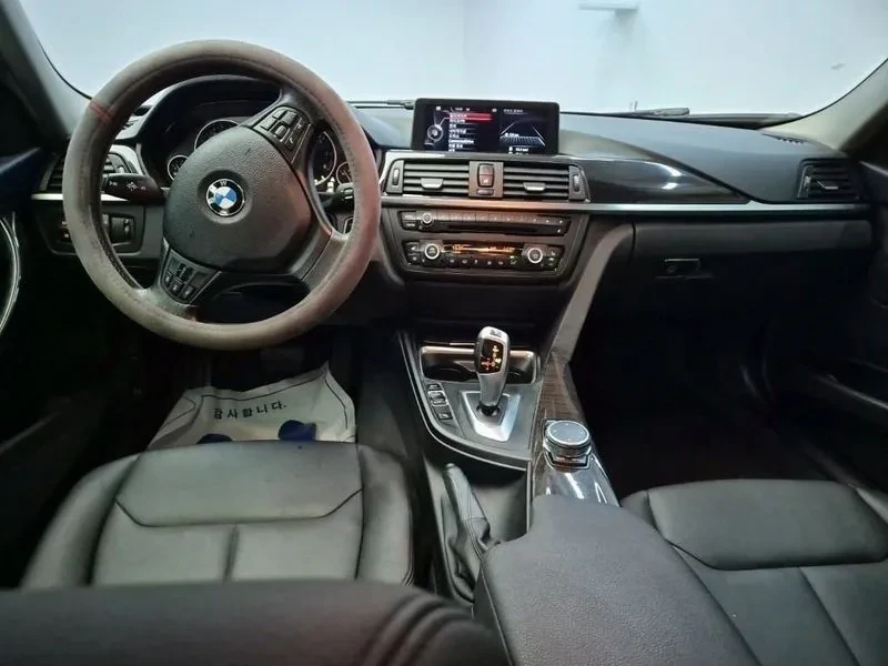 BMW 320 xDrive, снимка 7 - Автомобили и джипове - 53702862