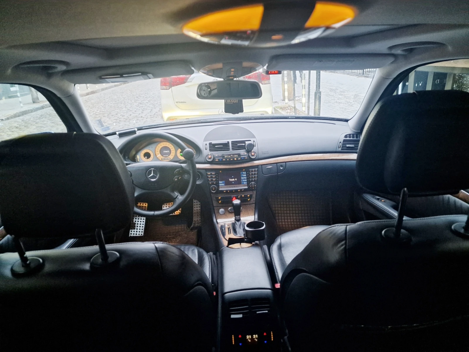 Mercedes-Benz E 350 4-матик - изображение 10