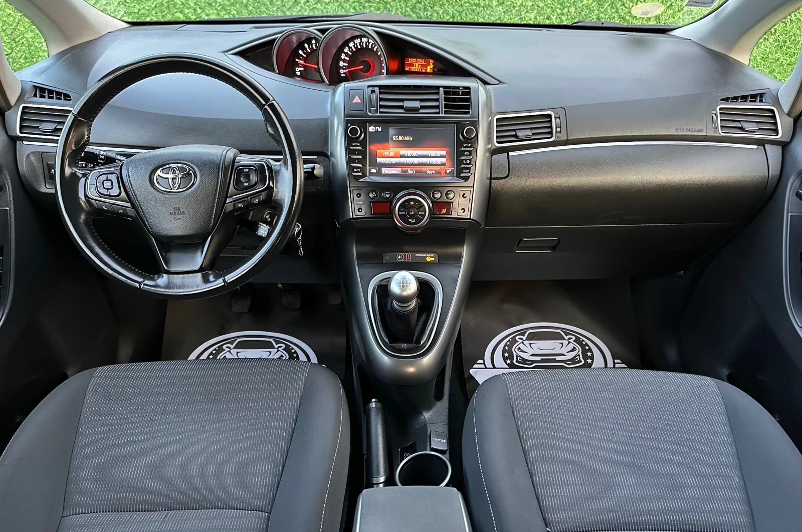 Toyota Verso 1.6 D & KAMERA & NAVY & 7 MESTA & SERVIZNA ISTORIQ - изображение 9