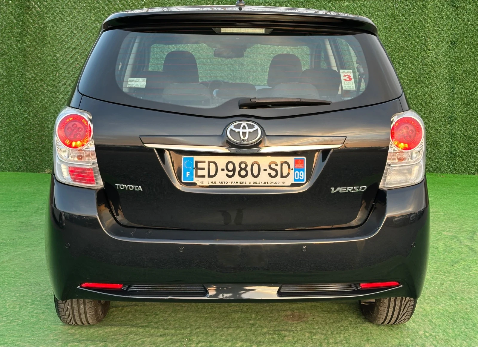 Toyota Verso 1.6 D & KAMERA & NAVY & 7 MESTA & SERVIZNA ISTORIQ - изображение 4