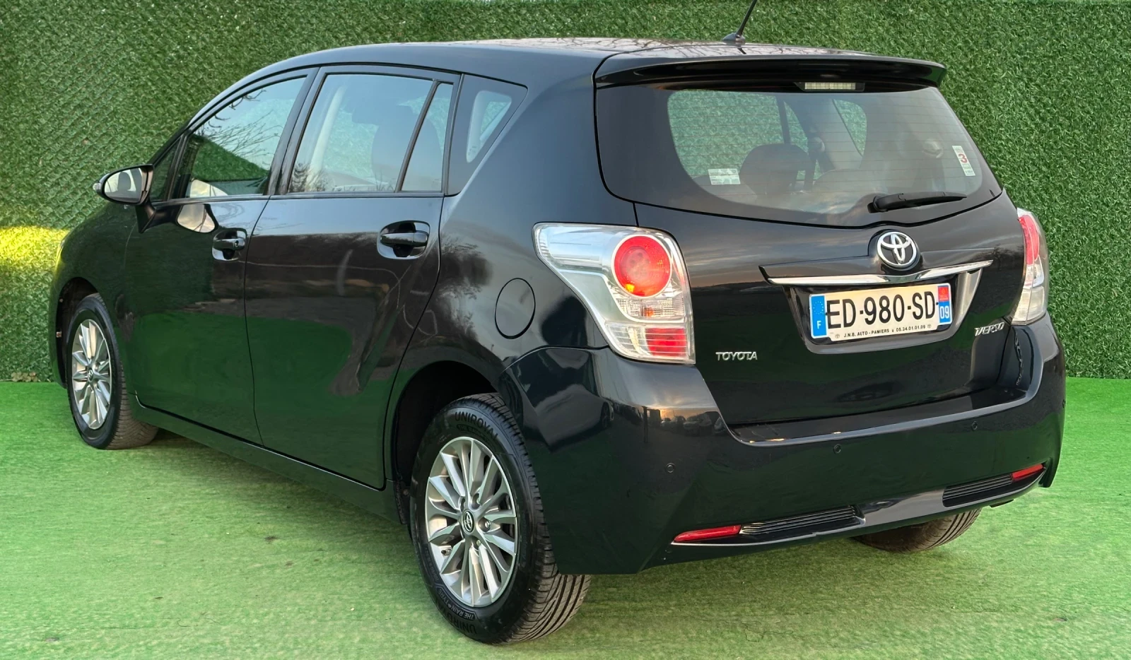 Toyota Verso 1.6 D & KAMERA & NAVY & 7 MESTA & SERVIZNA ISTORIQ - изображение 8