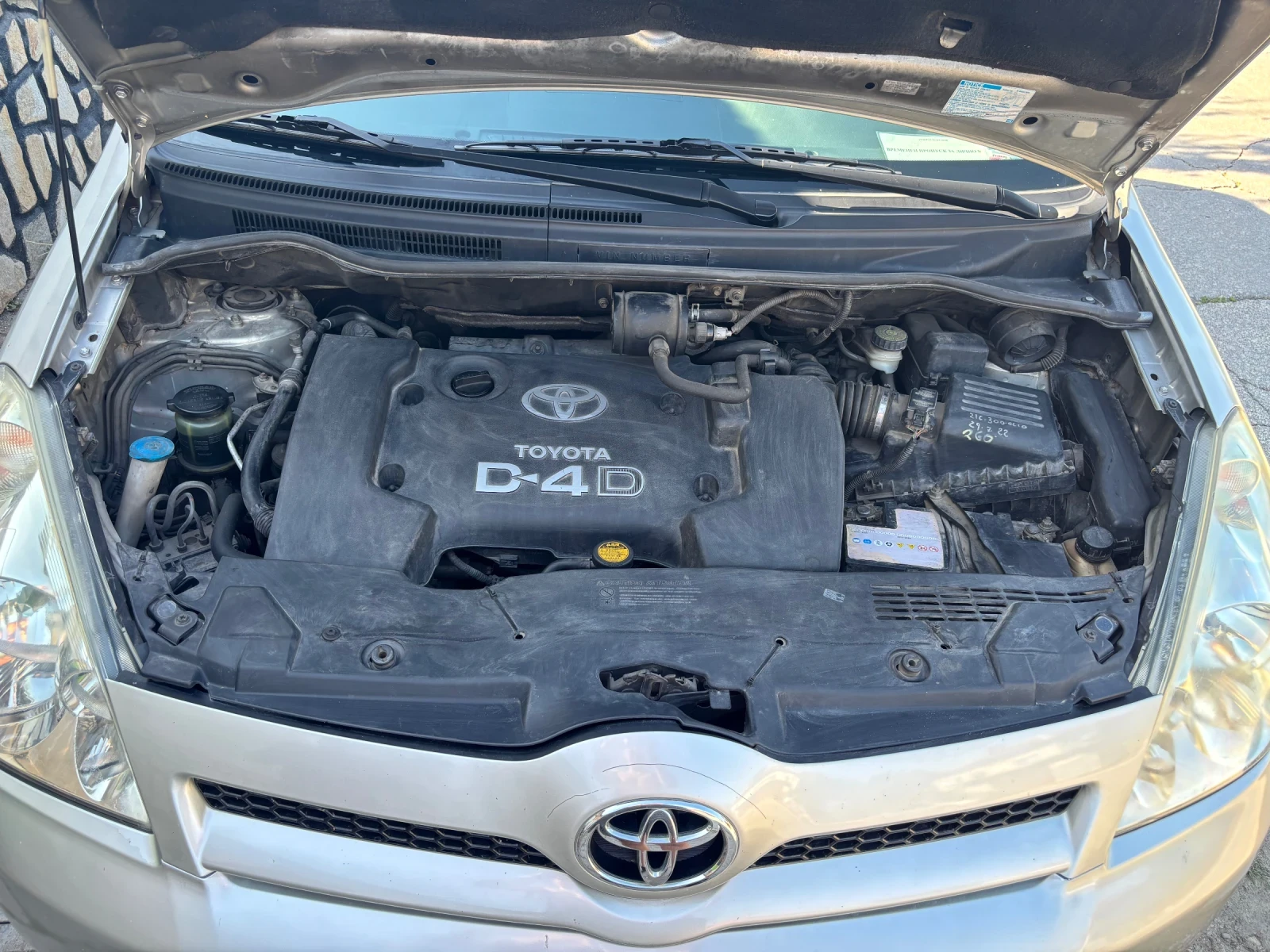 Toyota Corolla verso  - изображение 6