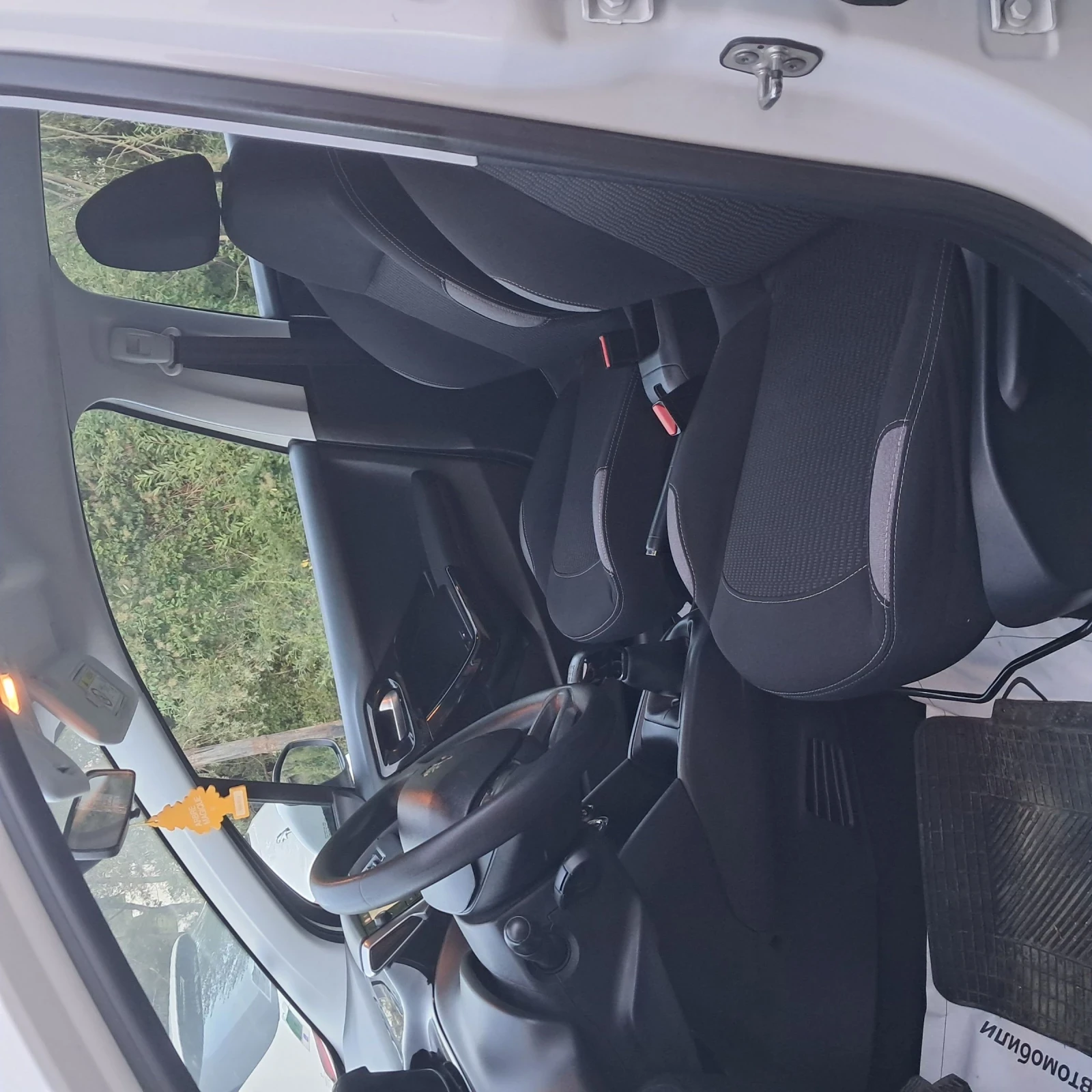 Peugeot 208 1.6 EHDI 82.. | Mobile.bg   11