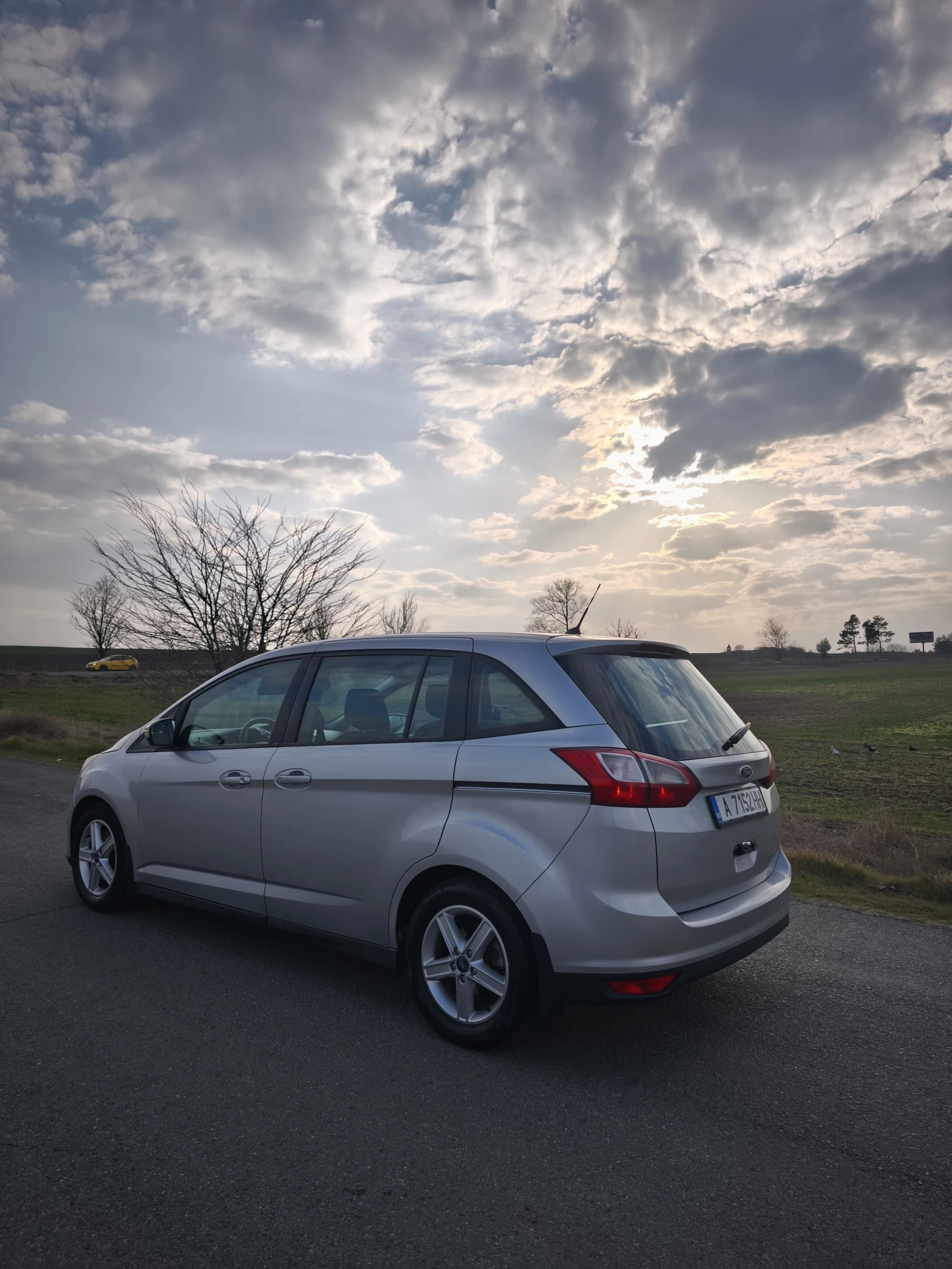 Ford Grand C-Max 1, 6 TDCI , снимка 2 - Автомобили и джипове - 51615051