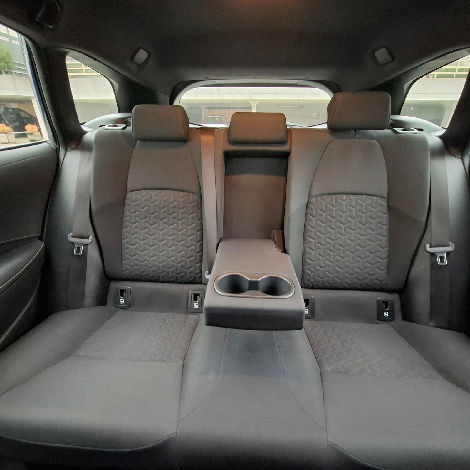 Toyota Corolla TOURING SPORTS 1.8 HYBRID   LUXURY  - изображение 7