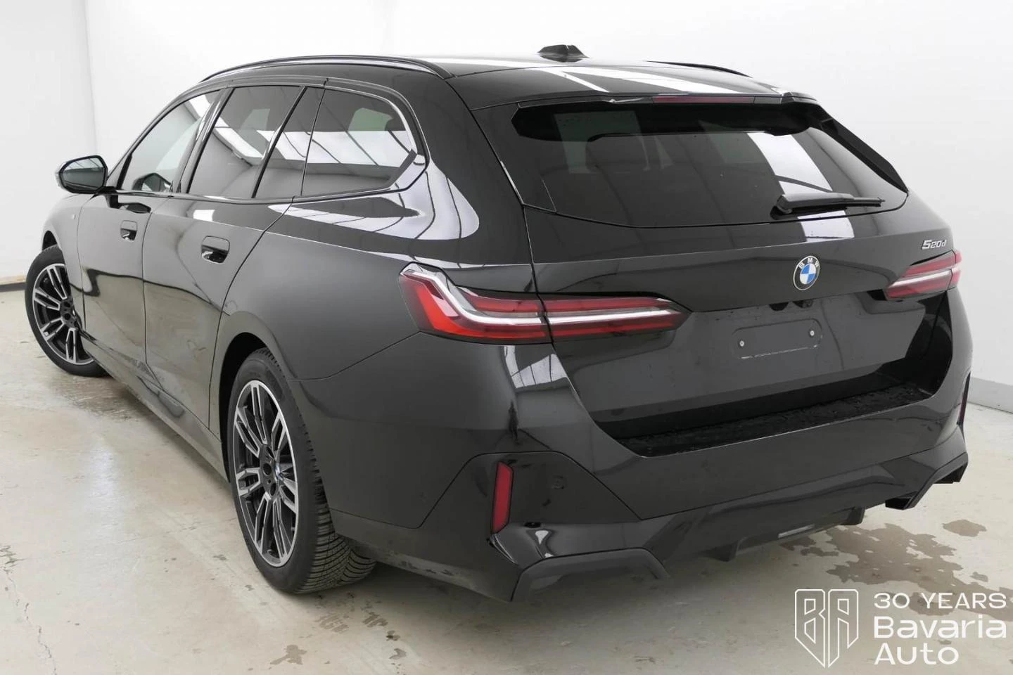 BMW 520 d Touring M Sport Paket Steptronic - изображение 2