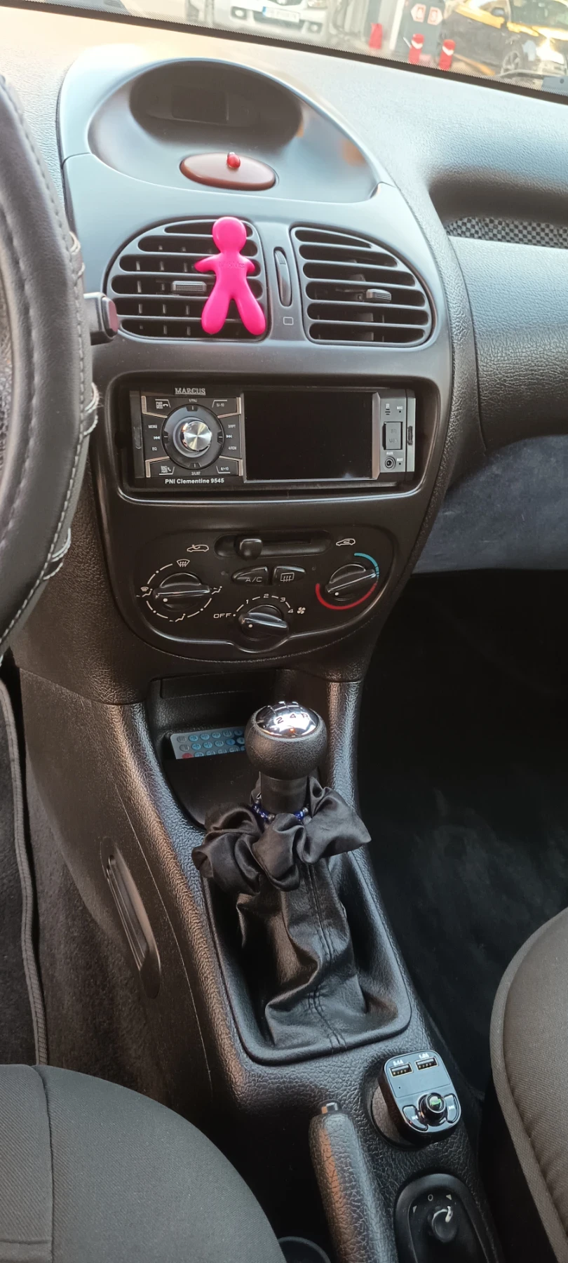 Peugeot 206, снимка 8 - Автомобили и джипове - 53788575