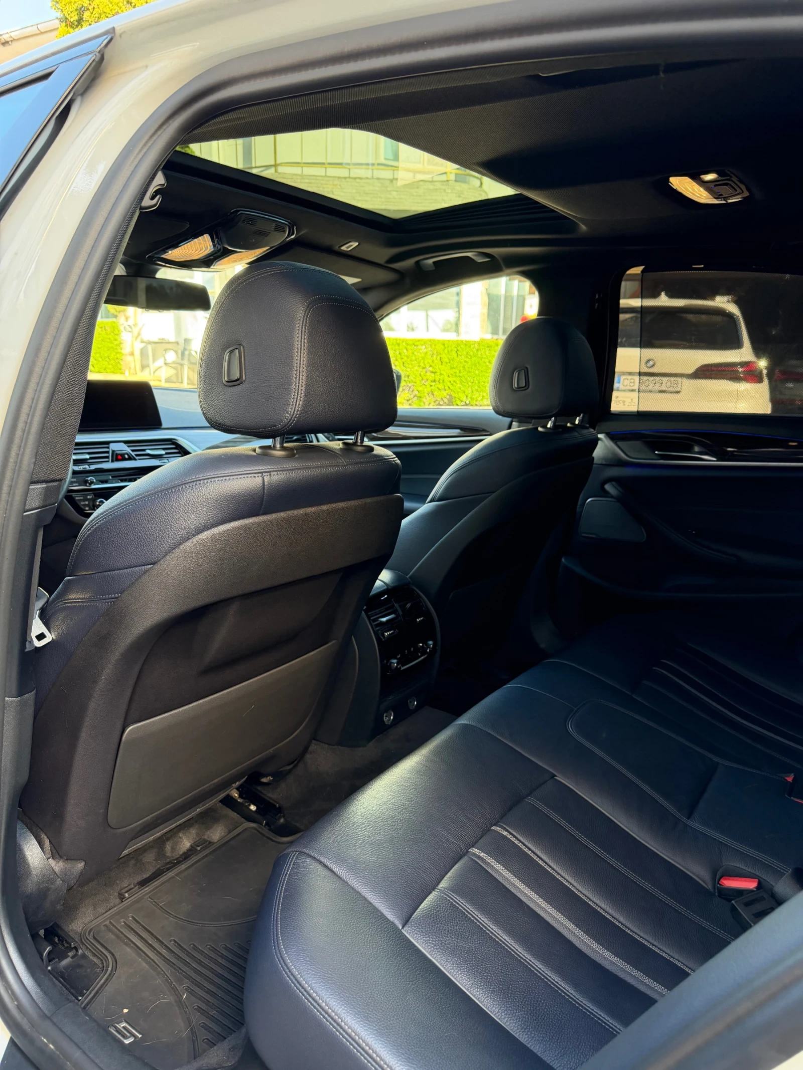 BMW 530 M-pack xDrive, снимка 9 - Автомобили и джипове - 54437629