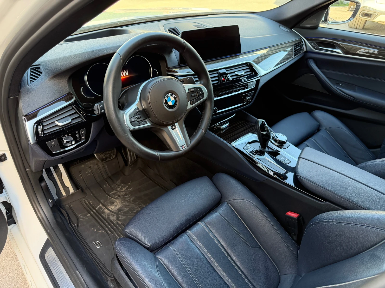 BMW 530 M-pack xDrive, снимка 8 - Автомобили и джипове - 54437629