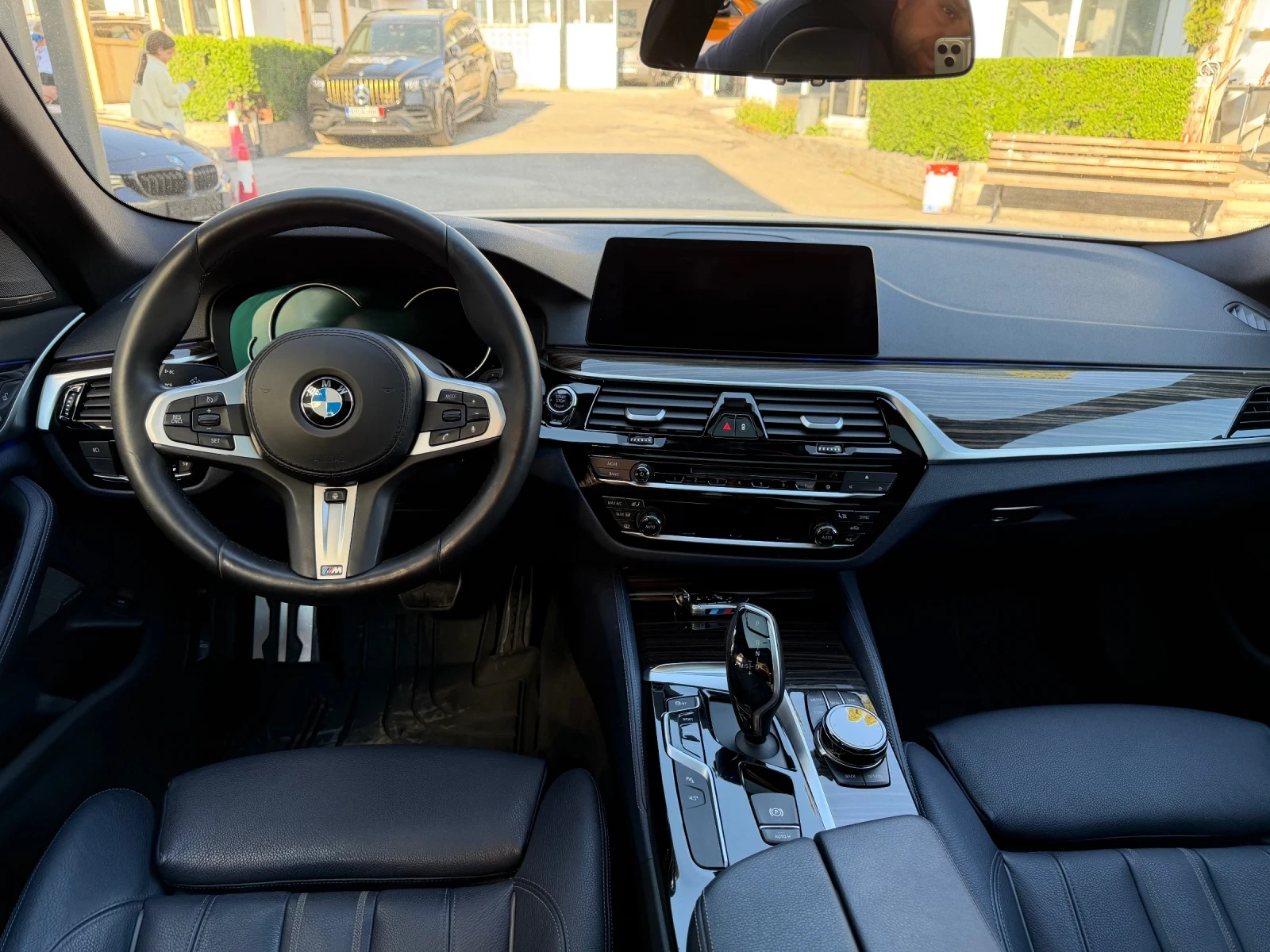 BMW 530 M-pack xDrive, снимка 10 - Автомобили и джипове - 54437629