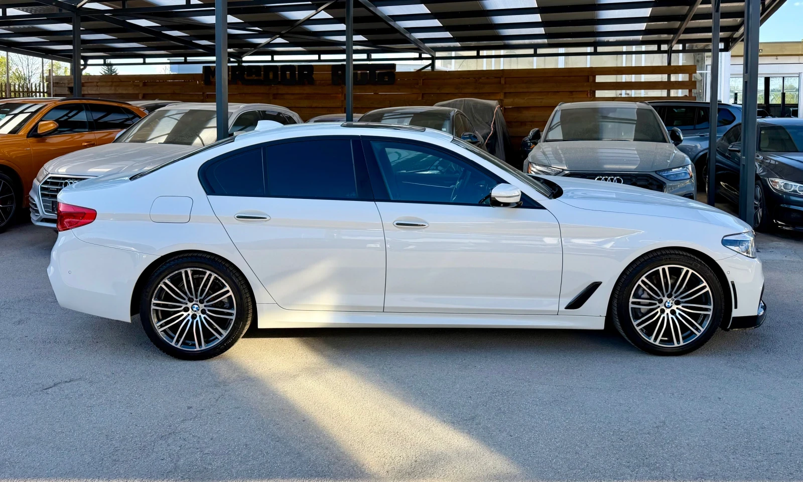 BMW 530 M-pack xDrive, снимка 4 - Автомобили и джипове - 54437629