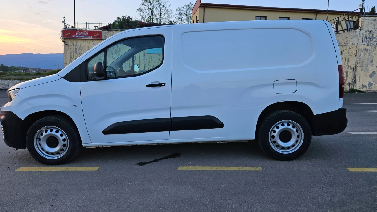 Peugeot Partner 1.5 , снимка 7 - Автомобили и джипове - 54444929