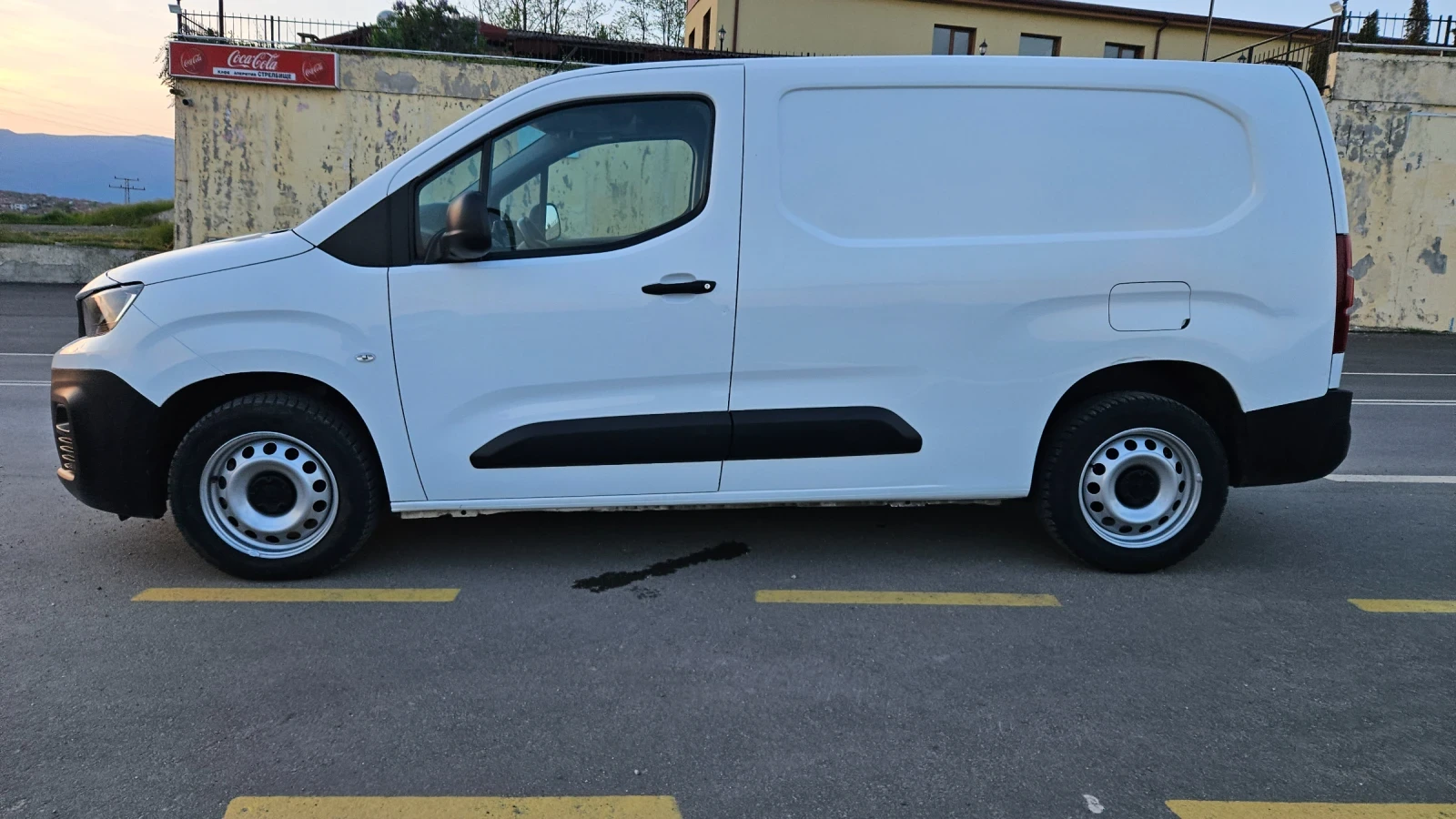 Peugeot Partner 1.5 , снимка 13 - Автомобили и джипове - 54444929