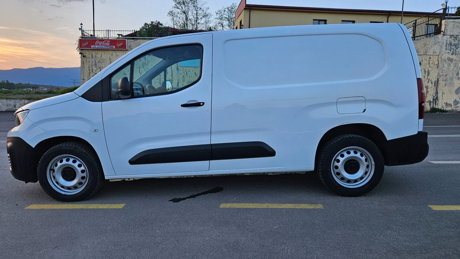 Peugeot Partner 1.5 , снимка 8 - Автомобили и джипове - 54444929
