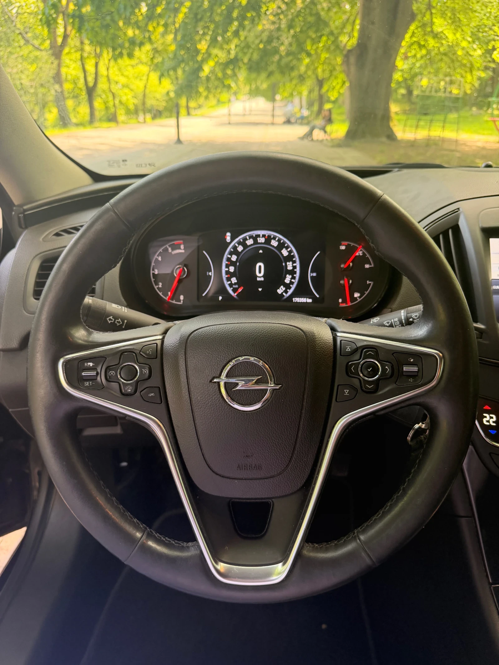 Opel Insignia, снимка 9 - Автомобили и джипове - 54514781