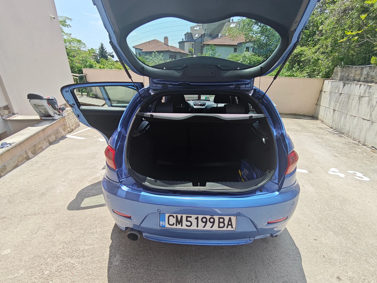 Alfa Romeo 147 1.9 Jtdm 16v blackline, снимка 11 - Автомобили и джипове - 54559490
