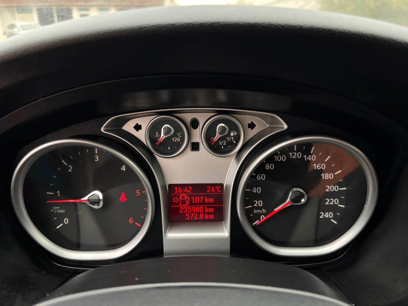 Ford Focus 1.6TDCi 109k.c * Климатик* , снимка 16 - Автомобили и джипове - 55268166
