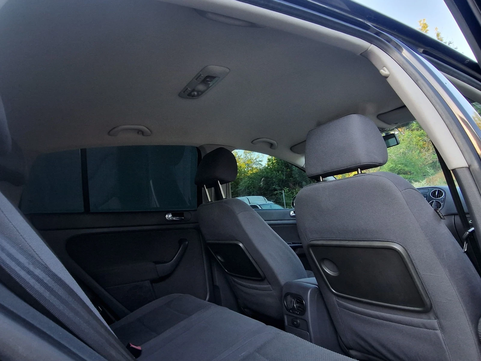 VW Golf 1.9TDI 105к.с., снимка 11 - Автомобили и джипове - 55486026