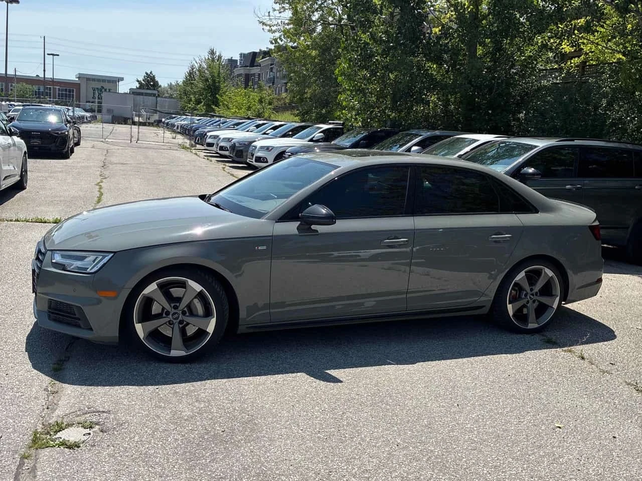 Audi A4 Progressiv  CARFAX, снимка 2 - Автомобили и джипове - 55736374