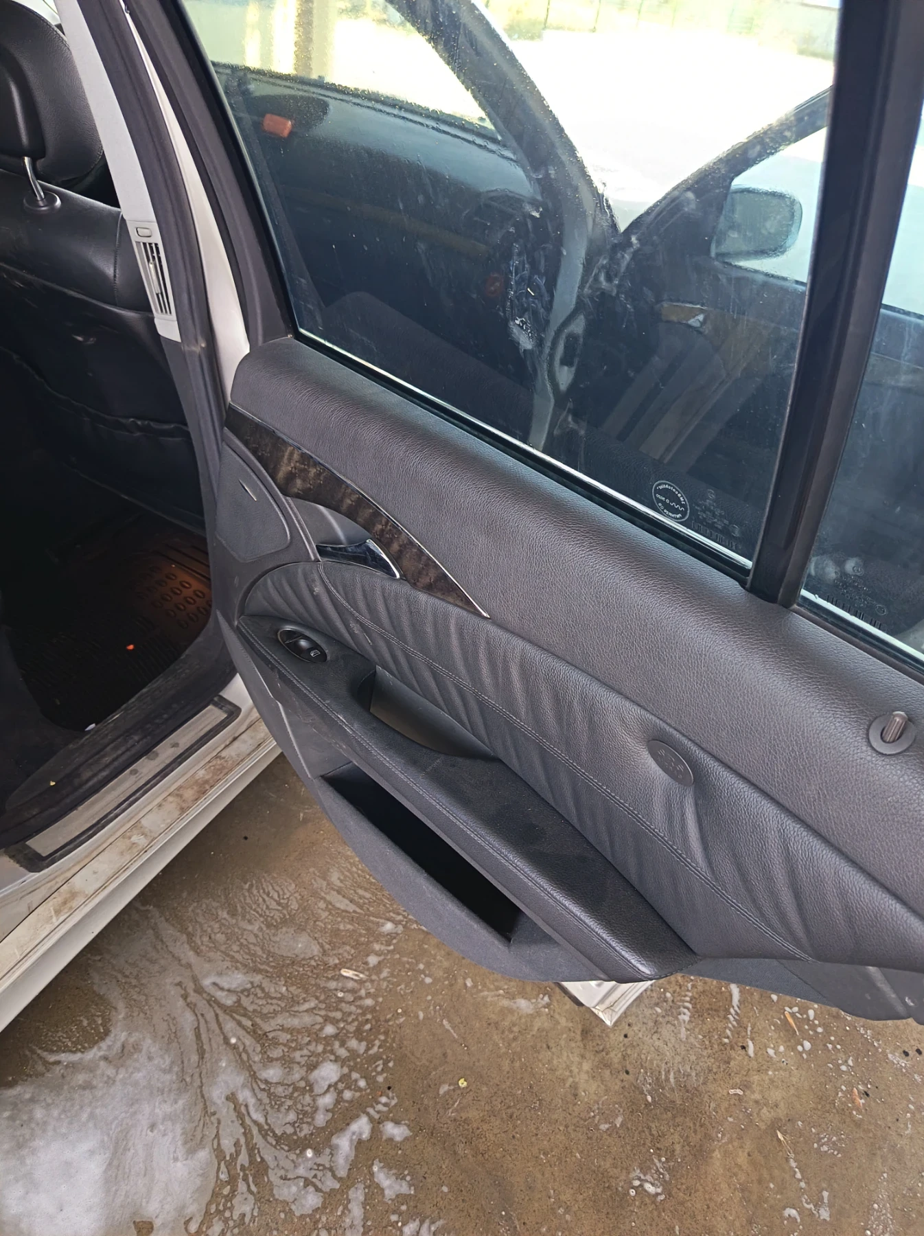 Mercedes-Benz E 320, снимка 8 - Автомобили и джипове - 55892219