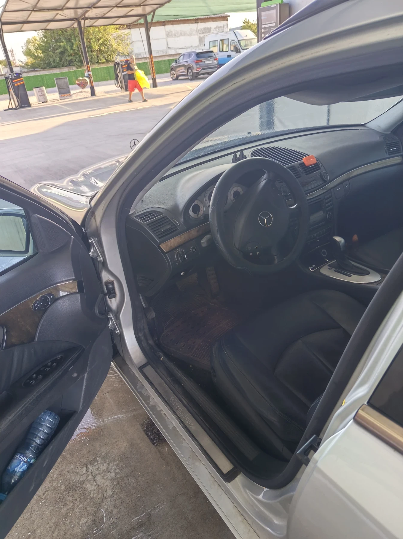 Mercedes-Benz E 320, снимка 6 - Автомобили и джипове - 55892219