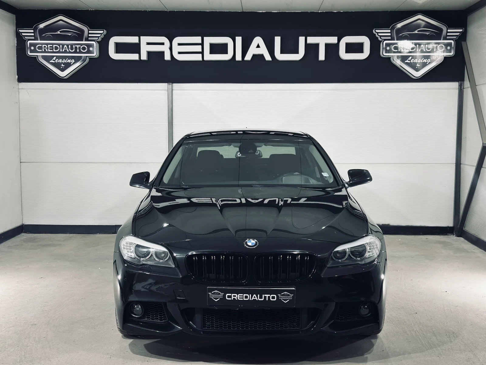 BMW 530 * M-Performance* 8ZF* HeadUp* , снимка 2 - Автомобили и джипове - 55937523