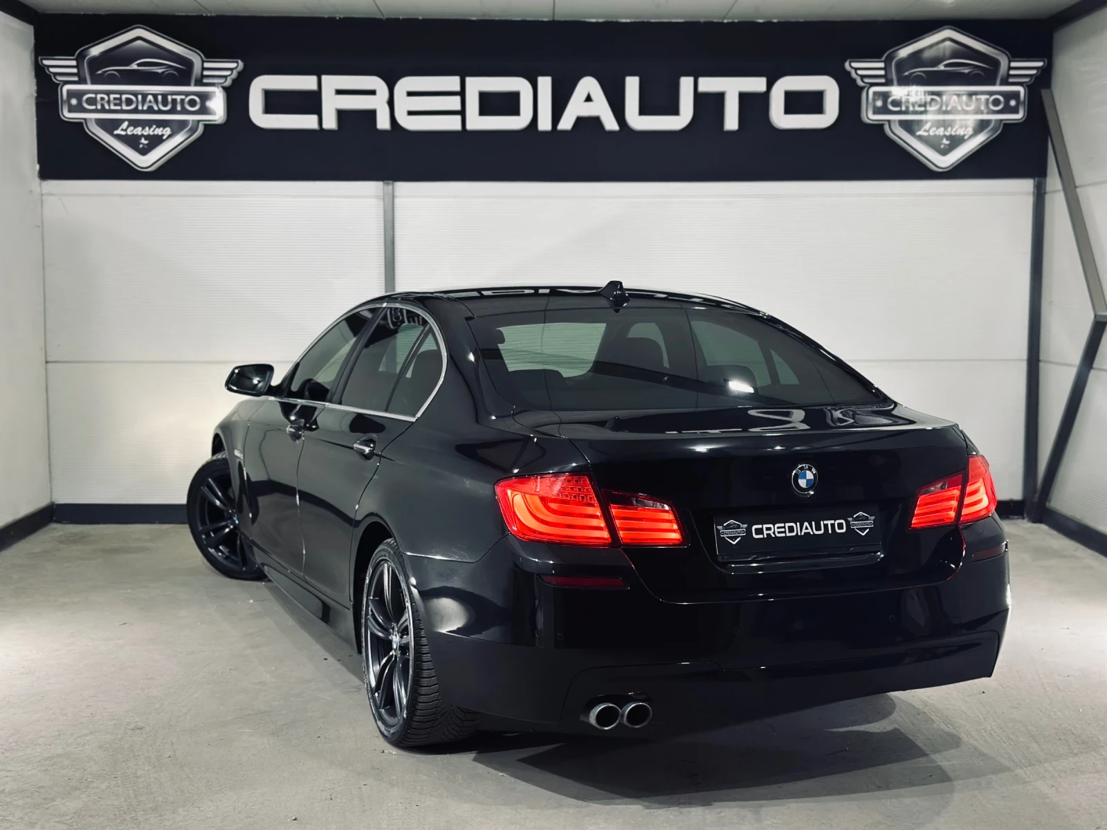 BMW 530 * M-Performance* 8ZF* HeadUp* , снимка 4 - Автомобили и джипове - 55937523