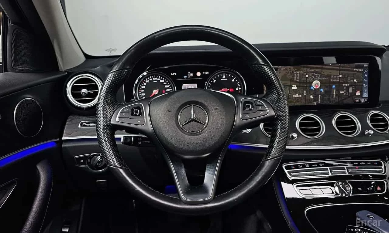 Mercedes-Benz E 220 d 4MATIC Avantgarde * КРАЙНА ЦЕНА ДО БЪЛГАРИЯ, снимка 13 - Автомобили и джипове - 56255900