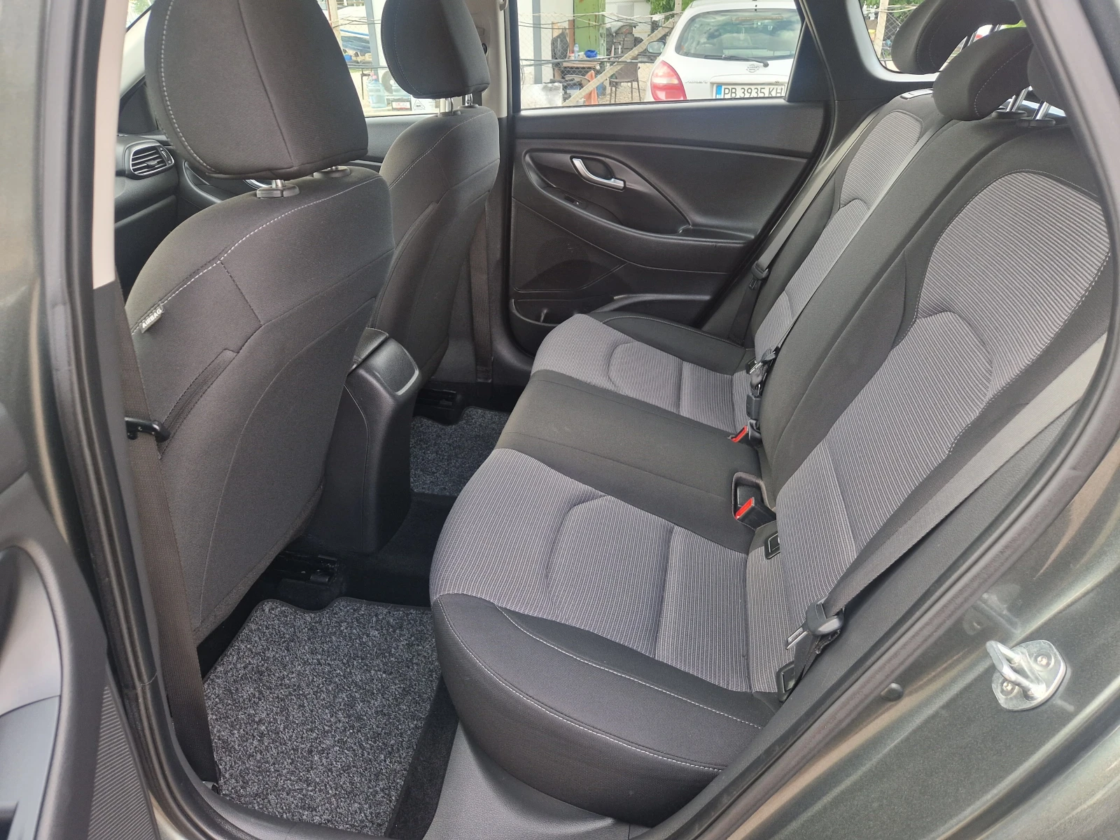Hyundai I30 1.6 CRDI Select, снимка 17 - Автомобили и джипове - 56434720