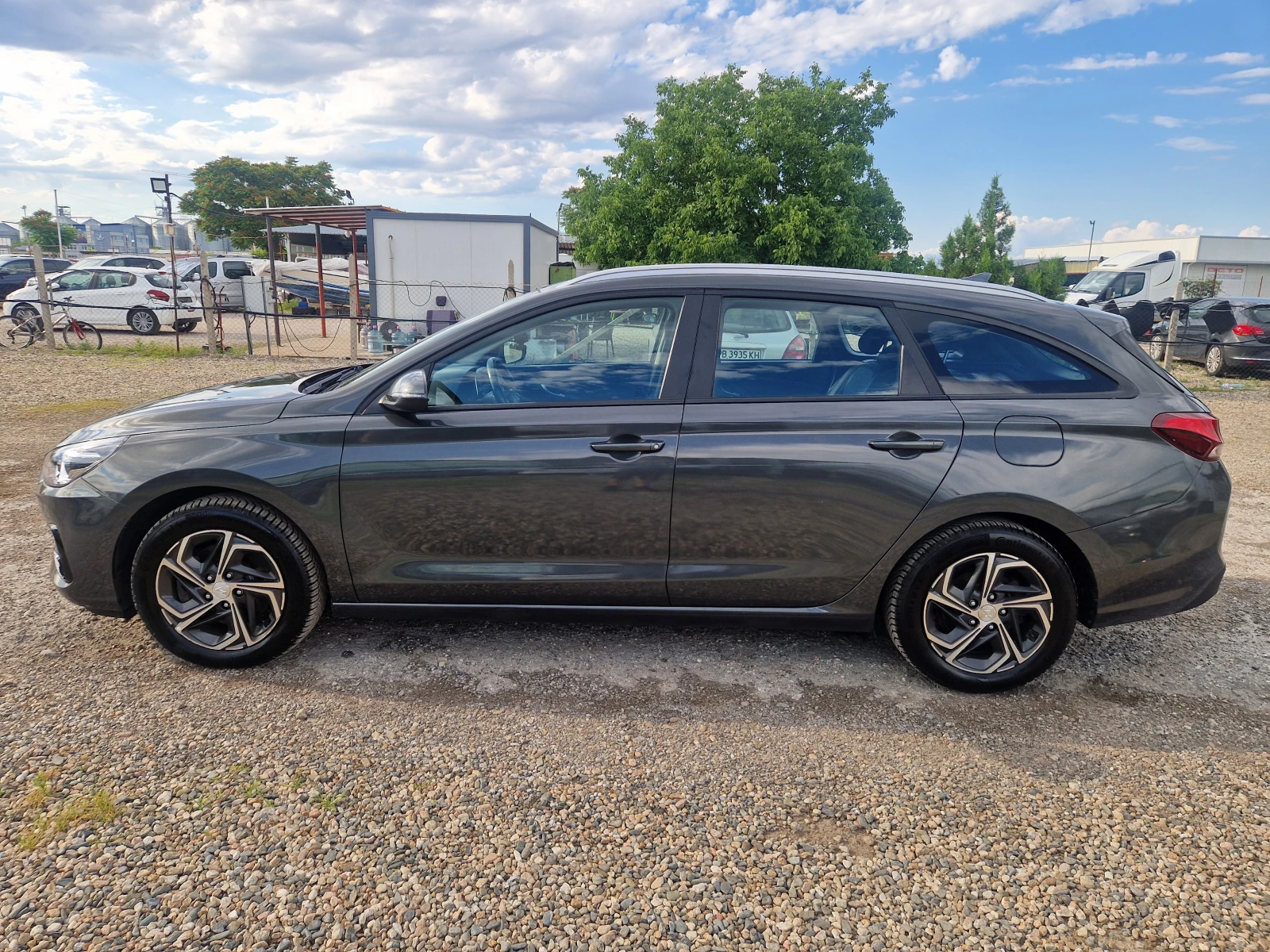 Hyundai I30 1.6 CRDI Select, снимка 8 - Автомобили и джипове - 56434720