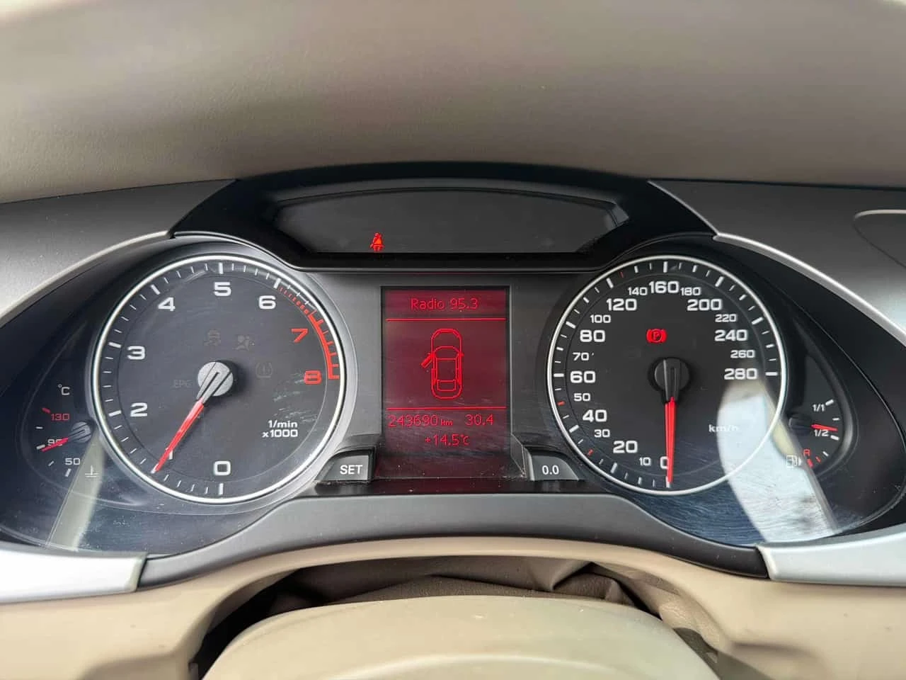 Audi A4 * 2.0T Premium * CARFAX * ����� �������� *  | Mobile.bg � ����������� 8