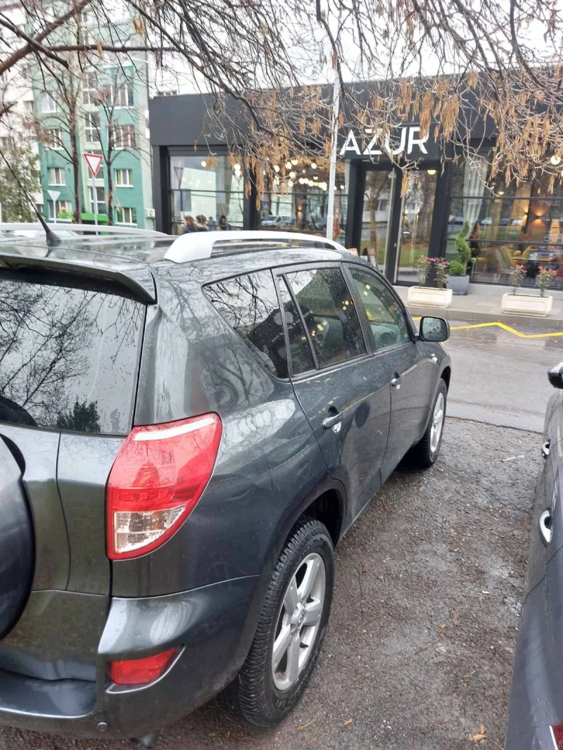 Toyota Rav4, снимка 5 - Автомобили и джипове - 48204407