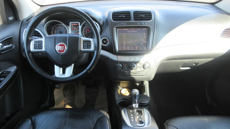 Fiat Freemont 2.0 JTD-4x4- AUTOMAT- 7 МЕСТА, снимка 6 - Автомобили и джипове - 49231619