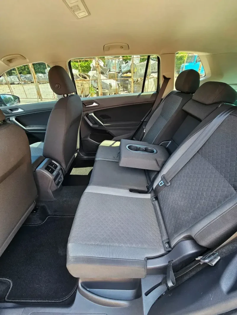 VW Tiguan 2.0 4x4, снимка 10 - Автомобили и джипове - 52452075
