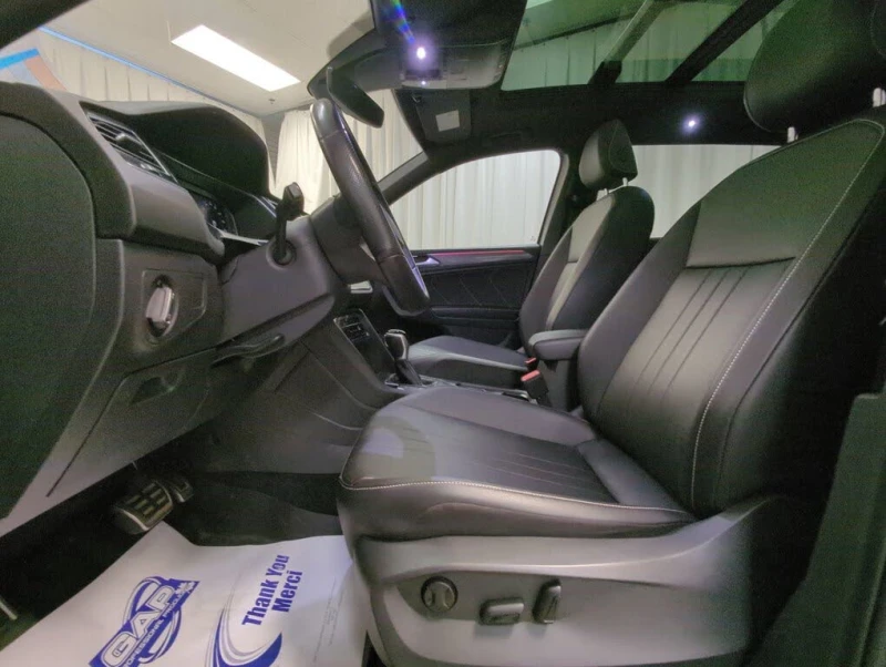 VW Tiguan R-LINE BLACK* 4MOTION* ПОДГРЕВ* ПАНОРАМА* ПОДГРЕВ, снимка 9 - Автомобили и джипове - 52629473