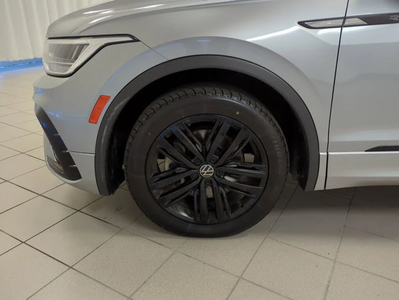 VW Tiguan R-LINE BLACK* 4MOTION* ПОДГРЕВ* ПАНОРАМА* ПОДГРЕВ, снимка 8 - Автомобили и джипове - 52629473