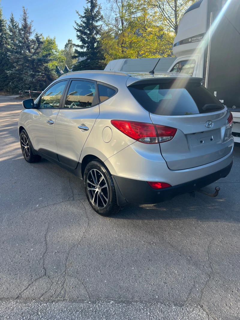 Hyundai IX35 1.6, снимка 4 - Автомобили и джипове - 52636602