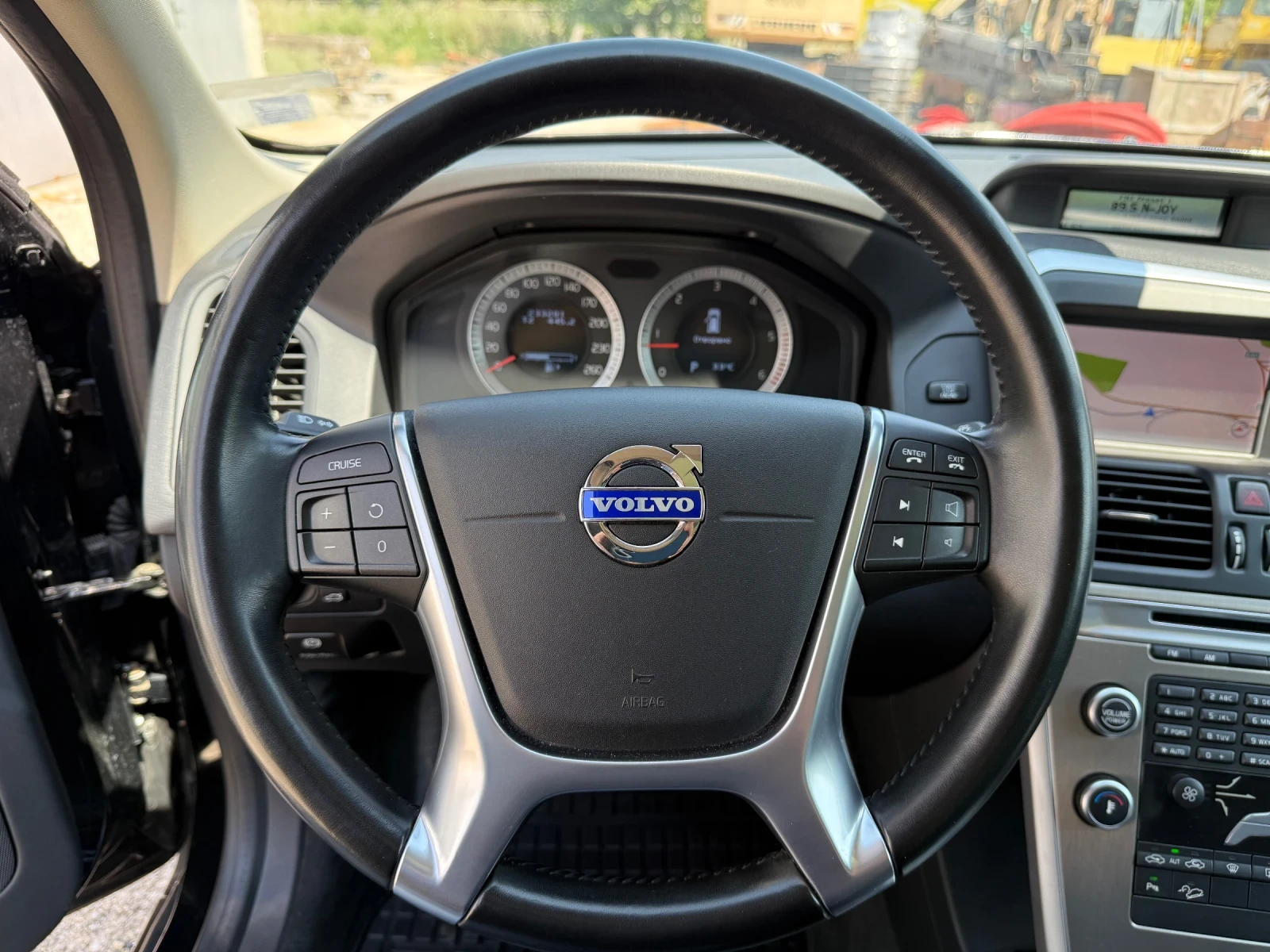 Volvo XC60 AWD - изображение 5