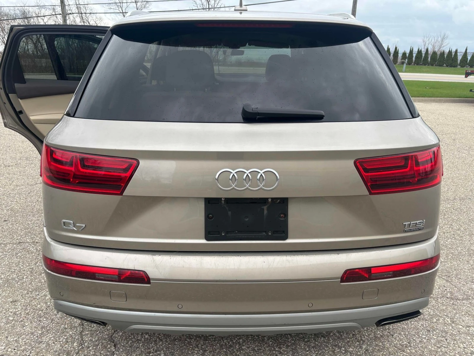 Audi Q7 3.0T* Technik* AWD* АвтоКредит* (ЦЕНА ДО БГ), снимка 4 - Автомобили и джипове - 54219503