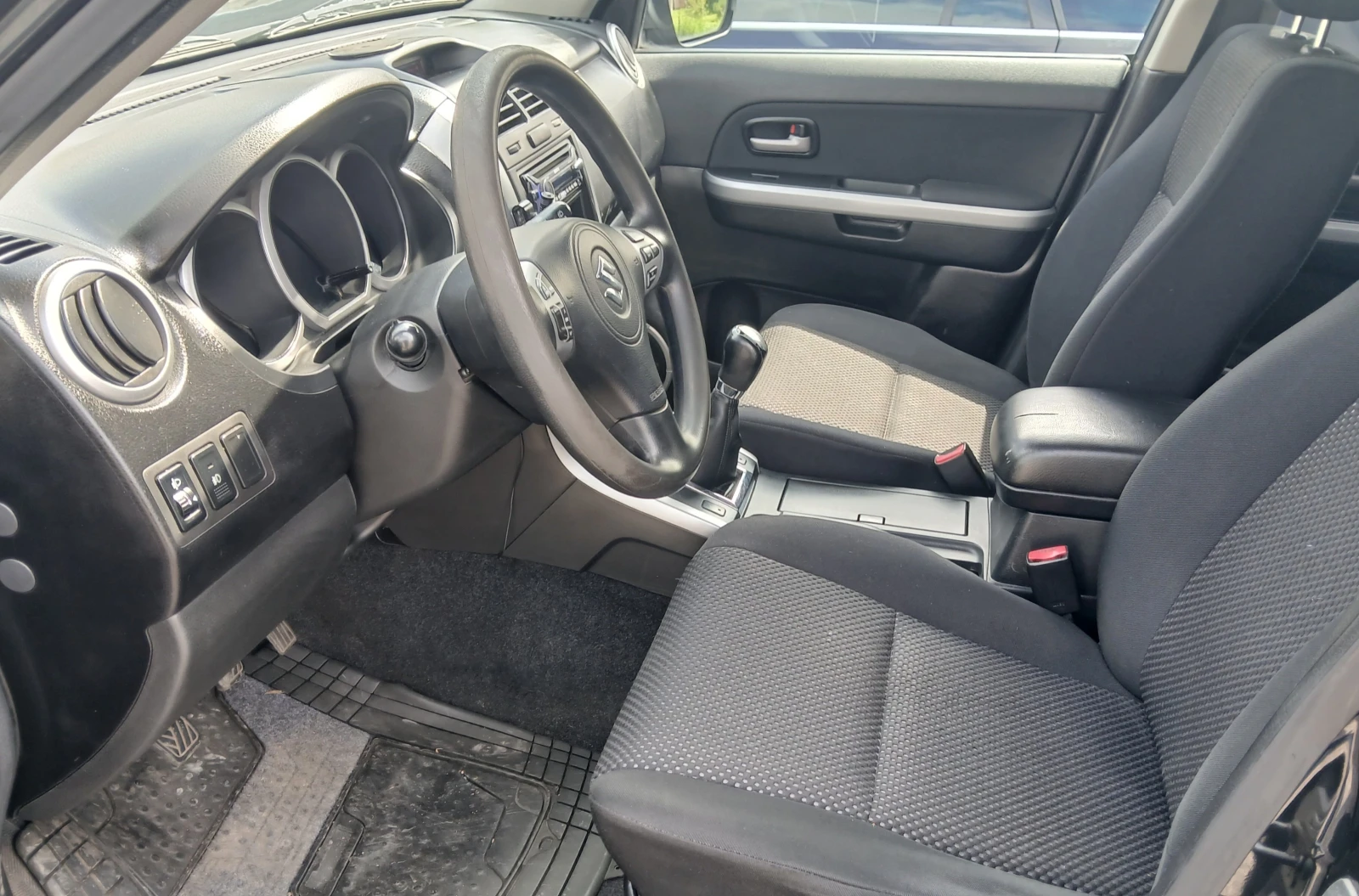 Suzuki Grand vitara 2.0i/4×4/140, снимка 6 - Автомобили и джипове - 54403970