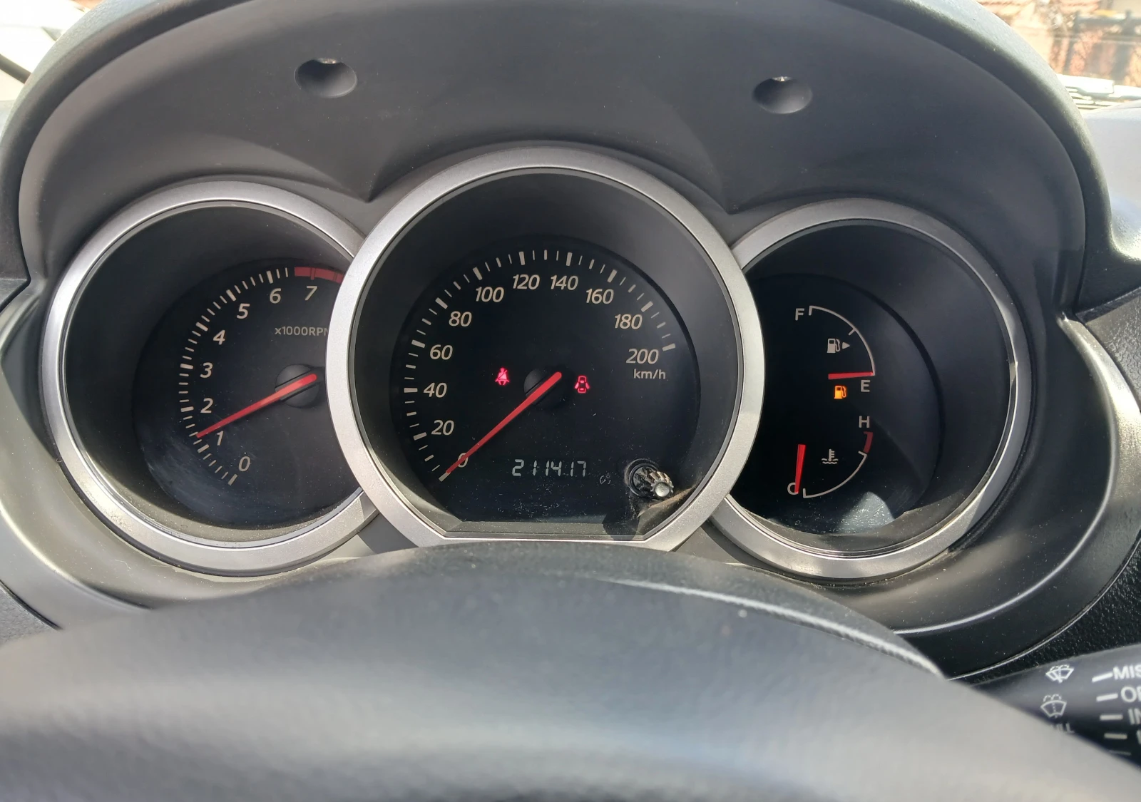 Suzuki Grand vitara 2.0i/4×4/140, снимка 11 - Автомобили и джипове - 54403970