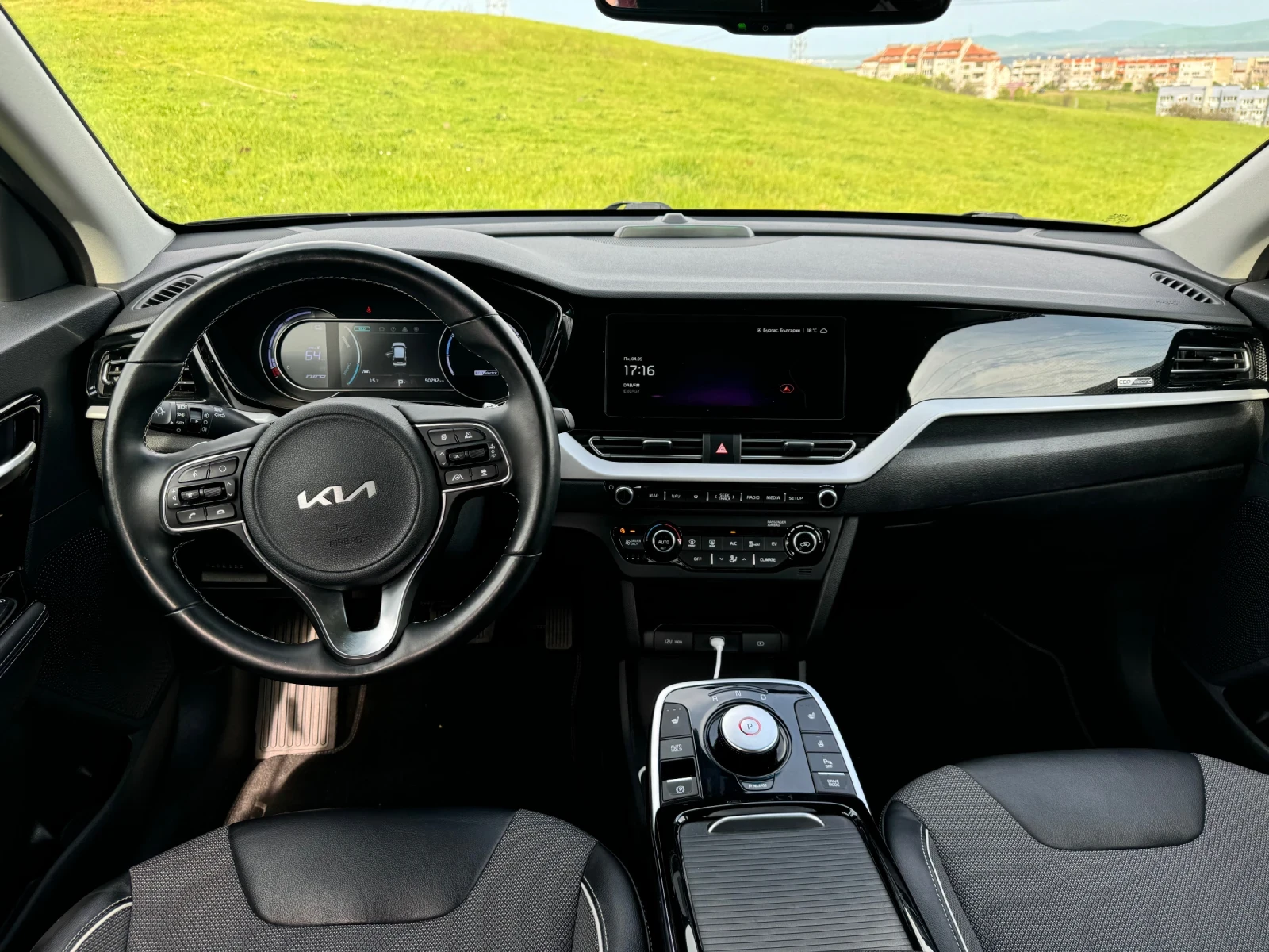 Kia Niro, снимка 10 - Автомобили и джипове - 54413971