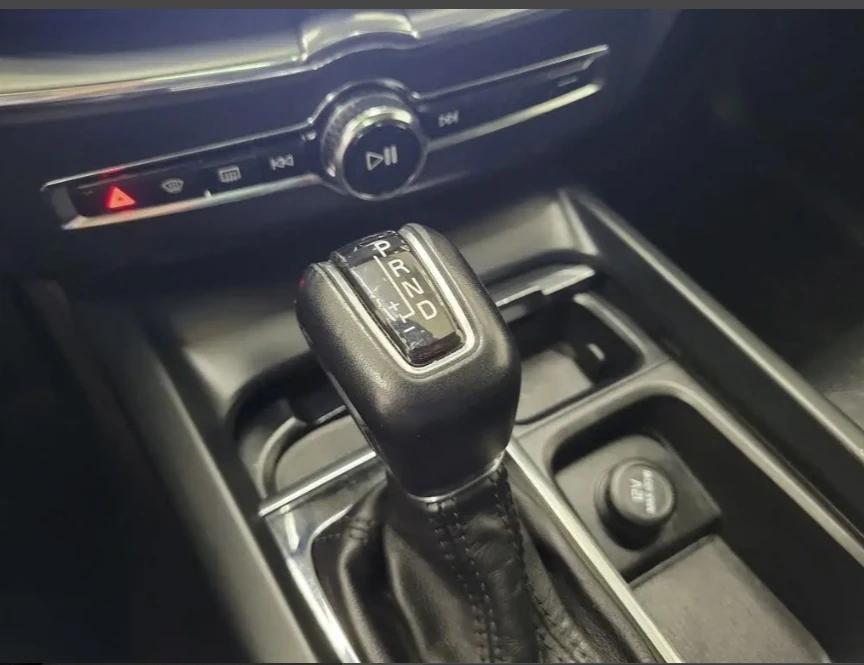 Volvo XC60 T5 Сервизна история, снимка 11 - Автомобили и джипове - 54571341