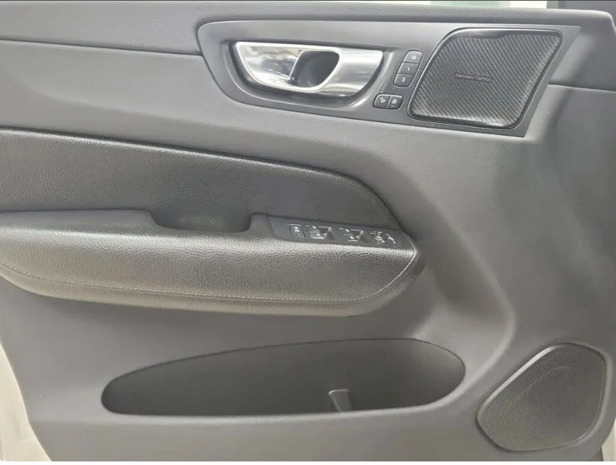 Volvo XC60 T5 Сервизна история, снимка 13 - Автомобили и джипове - 54571341